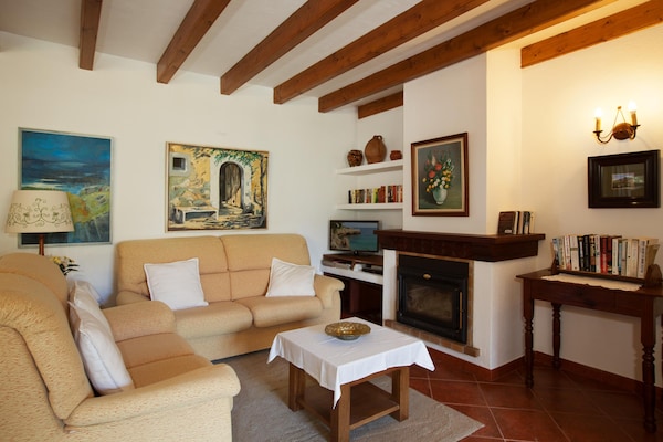Foto van Rustige Pollensa Villa voor 5 - Vakantiehuis in Pollensa / Pollença - LivingRoom