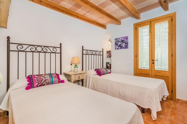 Foto van Rustiek Landhuis voor 4 - Vakantiehuis in Pollensa / Pollença - BedRoom