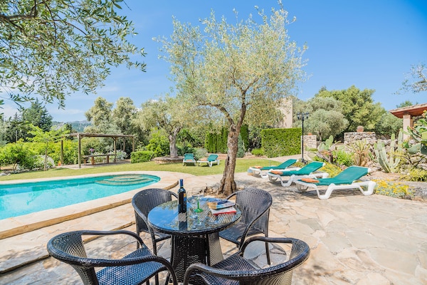 Foto van Rustiek Landhuis voor 4 - Vakantiehuis in Pollensa / Pollença - TerraceBalcony