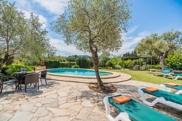 Foto van Rustiek Landhuis voor 4 - Vakantiehuis in Pollensa / Pollença - PoolOfHouse