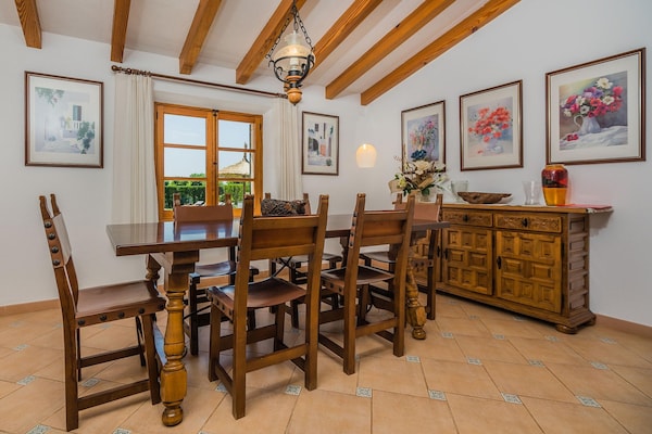 Foto van Vredige landelijke toevluchtsoord met zwembad - Vakantiehuis in Pollensa / Pollença - DiningRoom