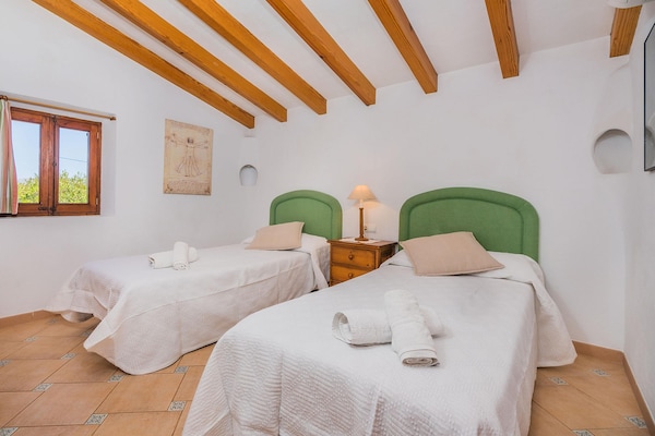 Foto van Vredige landelijke toevluchtsoord met zwembad - Vakantiehuis in Pollensa / Pollença - BedRoom