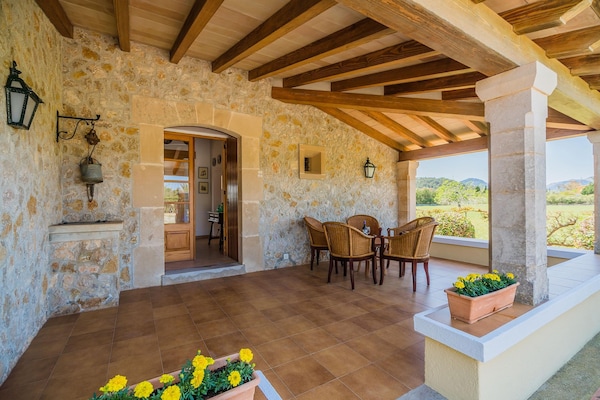 Foto van Vredige landelijke toevluchtsoord met zwembad - Vakantiehuis in Pollensa / Pollença - TerraceBalcony
