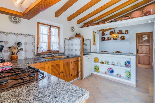 Foto van Vredige landelijke toevluchtsoord met zwembad - Vakantiehuis in Pollensa / Pollença - Kitchen