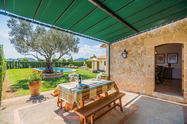 Foto van Vredige landelijke toevluchtsoord met zwembad - Vakantiehuis in Pollensa / Pollença - TerraceBalcony