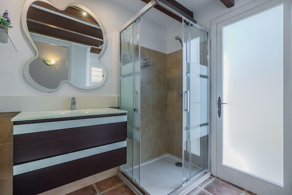 Foto van Villa in Pollensa met uitzicht op de bergen - Vakantiehuis in Pollensa / Pollença - BathRoom