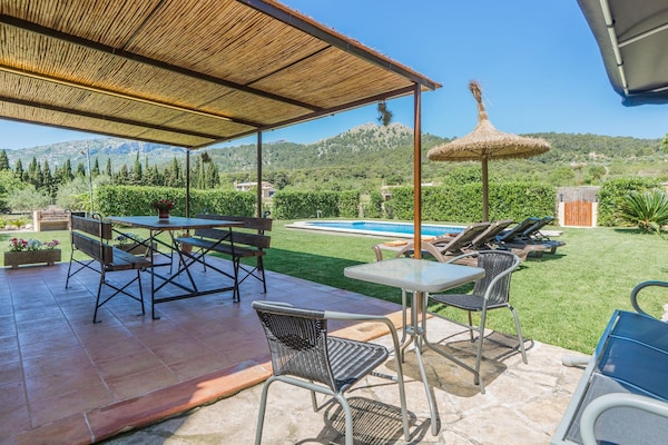 Foto van Villa in Pollensa met uitzicht op de bergen - Vakantiehuis in Pollensa / Pollença - TerraceBalcony