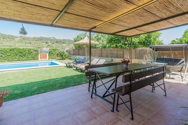 Foto van Villa in Pollensa met uitzicht op de bergen - Vakantiehuis in Pollensa / Pollença - TerraceBalcony