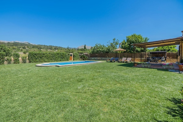 Foto van Villa in Pollensa met uitzicht op de bergen - Vakantiehuis in Pollensa / Pollença - GardenSummer