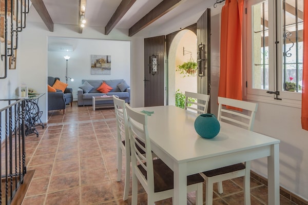 Foto van Villa in Pollensa met uitzicht op de bergen - Vakantiehuis in Pollensa / Pollença - DiningRoom