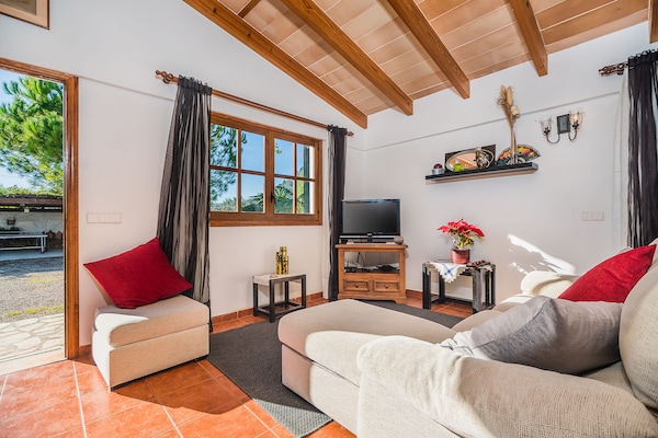 Foto van Vakantieverblijf in de bergen met privézwembad - Vakantiehuis in Pollensa / Pollença - LivingRoom