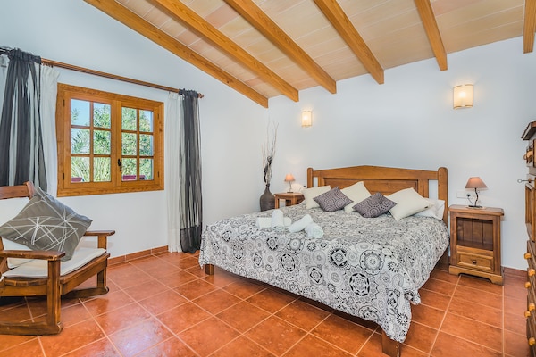 Foto van Vakantieverblijf in de bergen met privézwembad - Vakantiehuis in Pollensa / Pollença - BedRoom
