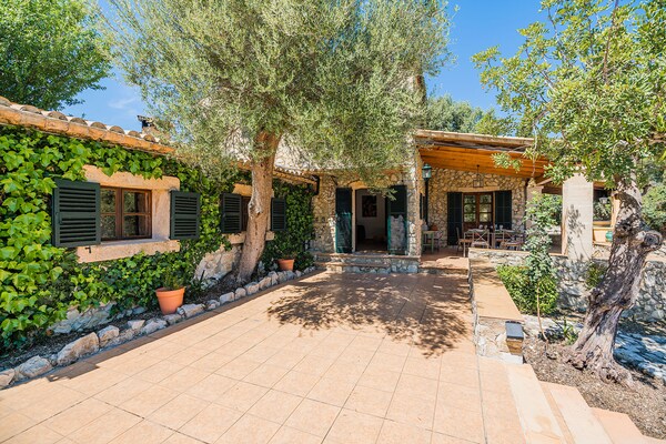 Foto van Villa vlakbij de oude binnenstad van Pollensa - Vakantiehuis in Pollensa / Pollença - ExteriorSummer