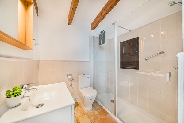 Foto van Villa vlakbij de oude binnenstad van Pollensa - Vakantiehuis in Pollensa / Pollença - BathRoom