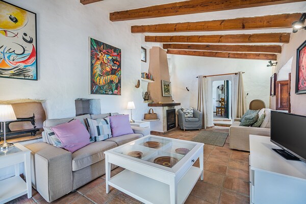 Foto van Villa vlakbij de oude binnenstad van Pollensa - Vakantiehuis in Pollensa / Pollença - LivingRoom