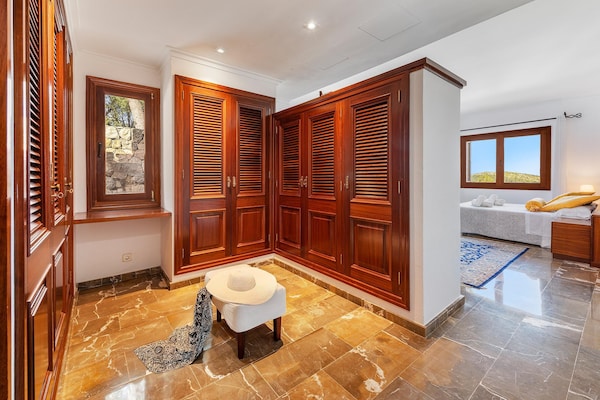 Foto van Villa met 5 slaapkamers en twee zwembaden - Vakantiehuis in Pollensa / Pollença - Landing