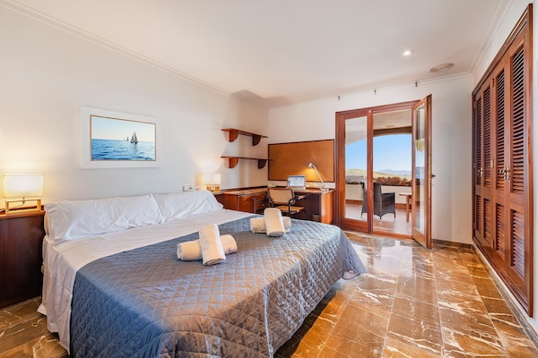 Foto van Villa met 5 slaapkamers en twee zwembaden - Vakantiehuis in Pollensa / Pollença - BedRoom