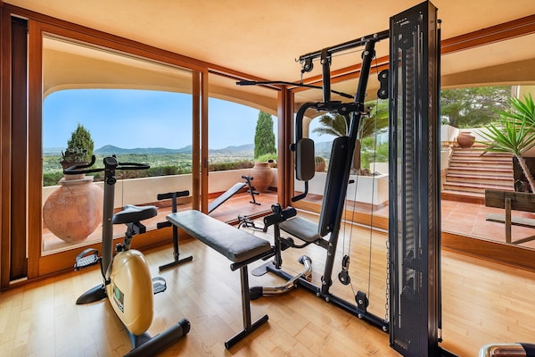 Foto van Villa met 5 slaapkamers en twee zwembaden - Vakantiehuis in Pollensa / Pollença - gym