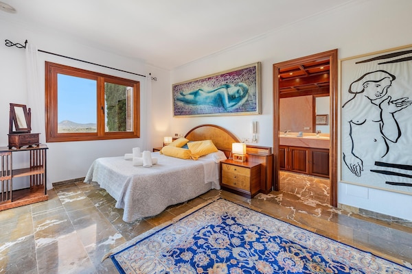 Foto van Villa met 5 slaapkamers en twee zwembaden - Vakantiehuis in Pollensa / Pollença - BedRoom