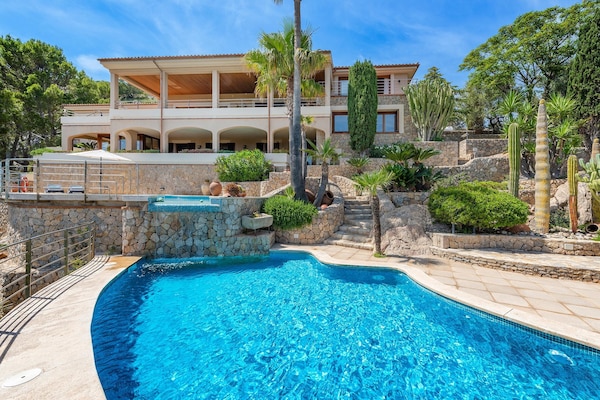 Foto van Villa met 5 slaapkamers en twee zwembaden - Vakantiehuis in Pollensa / Pollença - ExteriorSummer