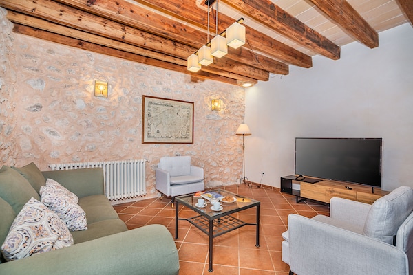 Foto van Villa met uitzicht op de bergen, Mallorca - Vakantiehuis in Pollensa - LivingRoom