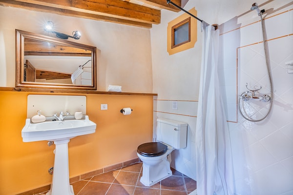 Foto van Villa met uitzicht op de bergen, Mallorca - Vakantiehuis in Pollensa - BathRoom