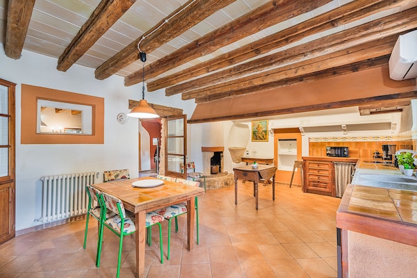 Foto van Villa met uitzicht op de bergen, Mallorca - Vakantiehuis in Pollensa - DiningRoom