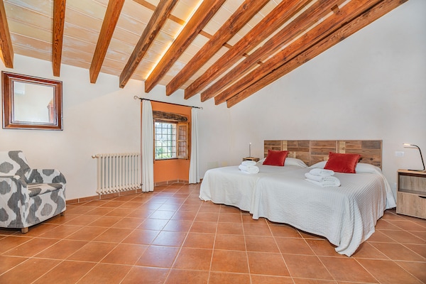 Foto van Villa met uitzicht op de bergen, Mallorca - Vakantiehuis in Pollensa - BedRoom