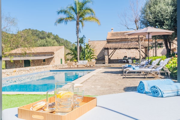 Foto van Villa met uitzicht op de bergen, Mallorca - Vakantiehuis in Pollensa - Ambiance
