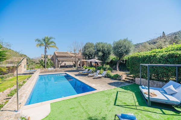Foto van Villa met uitzicht op de bergen, Mallorca - Vakantiehuis in Pollensa - ExteriorSummer
