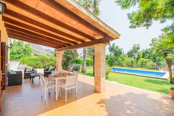 Foto van Villa met 2 slaapkamers en zwembad Puerto Pollença - TerraceBalcony