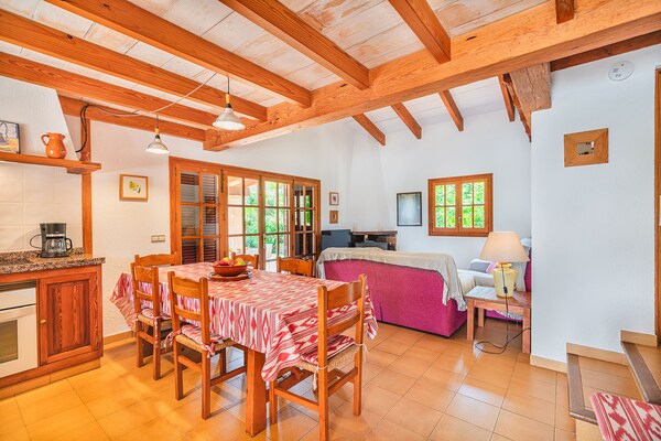 Foto van Villa met 2 slaapkamers en zwembad Puerto Pollença - DiningRoom