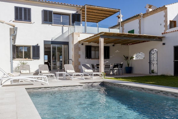Foto van Villa aan het strand met zwembad, Puerto Pollença - PoolOfHouse