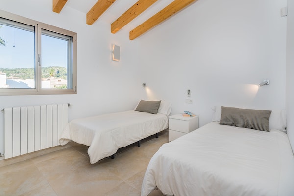 Foto van Villa aan het strand met zwembad, Puerto Pollença - BedRoom