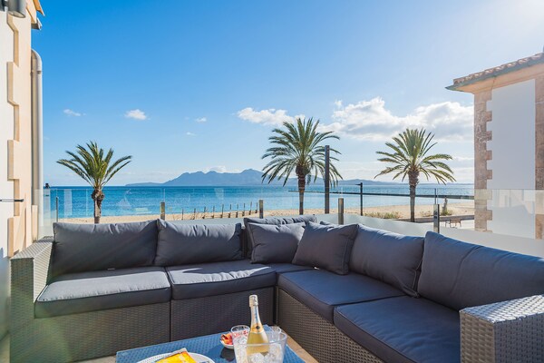 Foto van Villa aan het strand met zwembad, Puerto Pollença - TerraceBalcony