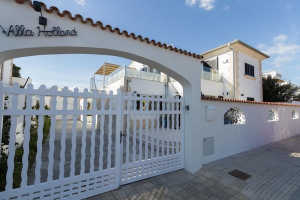 Foto van Villa aan het strand met zwembad, Puerto Pollença - ExteriorSummer