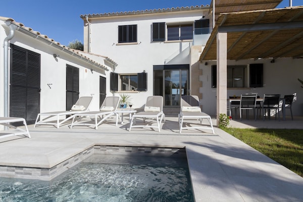 Foto van Villa aan het strand met zwembad, Puerto Pollença - ExteriorSummer