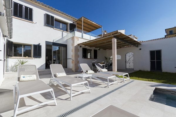 Foto van Villa aan het strand met zwembad, Puerto Pollença - ExteriorSummer