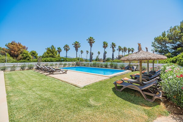 Foto van Villa met zwembad vlakbij het strand op Mallorca - Vakantiehuis in Port de Pollença - PoolOfHouse