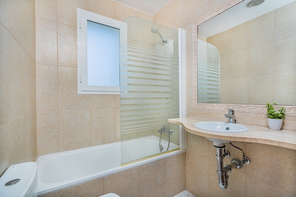 Foto van Villa met zwembad vlakbij het strand op Mallorca - Vakantiehuis in Port de Pollença - BathRoom