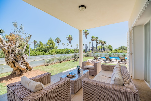 Foto van Villa met zwembad vlakbij het strand op Mallorca - Vakantiehuis in Port de Pollença - TerraceBalcony