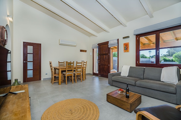 Foto van Villa met 3 slaapkamers en zwembad Puerto Pollença - LivingRoom