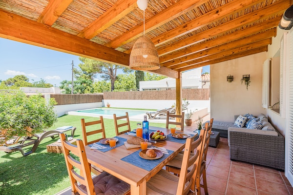 Foto van Villa met 3 slaapkamers en zwembad Puerto Pollença - TerraceBalcony