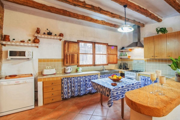 Foto van Villa in Manacor met Zwembad en Tennisbaan - Vakantiehuis in Manacor - Kitchen