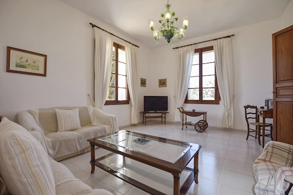 Foto van Vakantiehuis in Migjorn met privézwembad - Vakantiehuis in Migjorn - LivingRoom