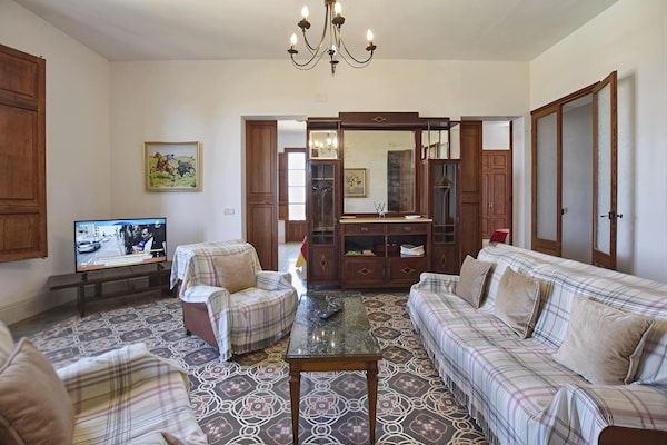 Foto van Vakantiehuis in Migjorn met privézwembad - Vakantiehuis in Migjorn - LivingRoom
