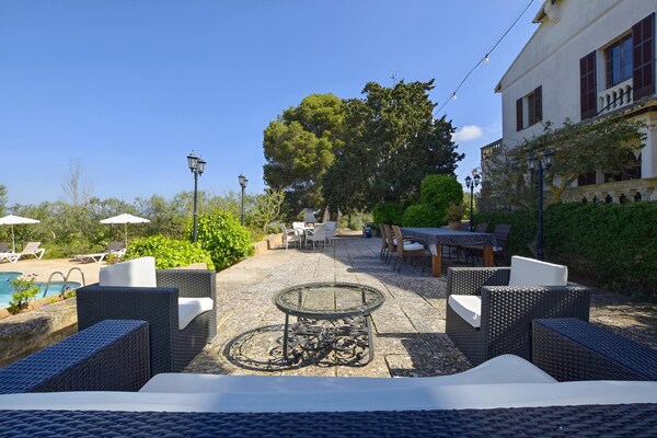 Foto van Vakantiehuis in Migjorn met privézwembad - Vakantiehuis in Migjorn - TerraceBalcony