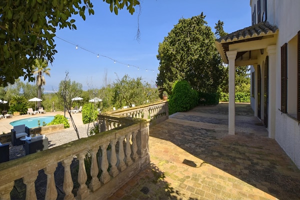 Foto van Vakantiehuis in Migjorn met privézwembad - Vakantiehuis in Migjorn - TerraceBalcony