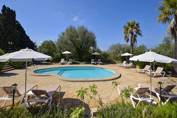 Foto van Vakantiehuis in Migjorn met privézwembad - Vakantiehuis in Migjorn - PoolOfHouse