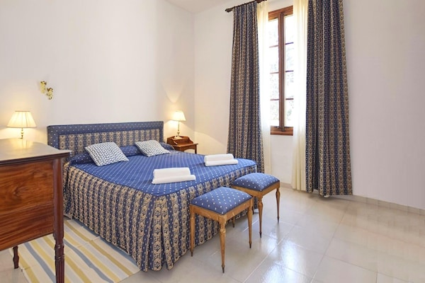 Foto van Vakantiehuis in Migjorn met privézwembad - Vakantiehuis in Migjorn - BedRoom